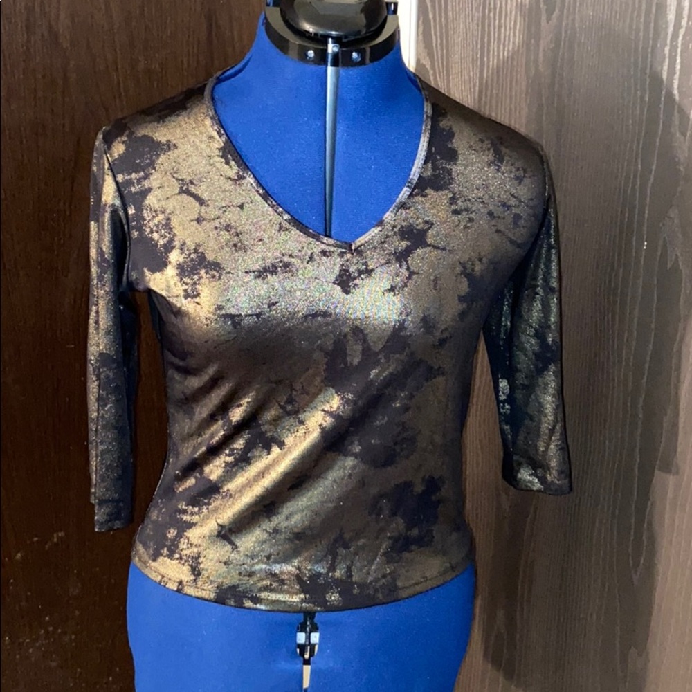 Metallic Gold & Black 3quarter sleeve shirt